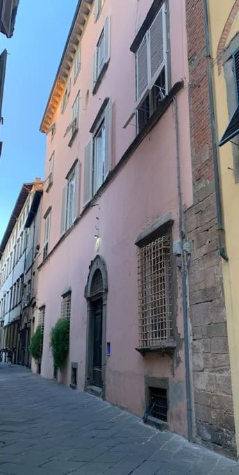Loft Moderno Ubicato Nel Centro Storico Di Lucca Apartment Exterior photo
