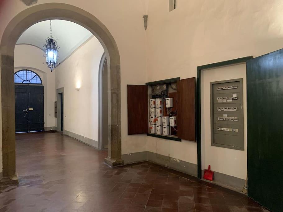 Loft Moderno Ubicato Nel Centro Storico Di Lucca Apartment Exterior photo