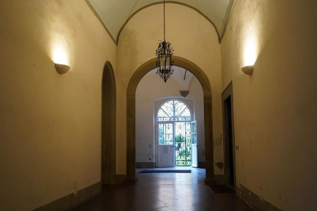 Loft Moderno Ubicato Nel Centro Storico Di Lucca Apartment Exterior photo